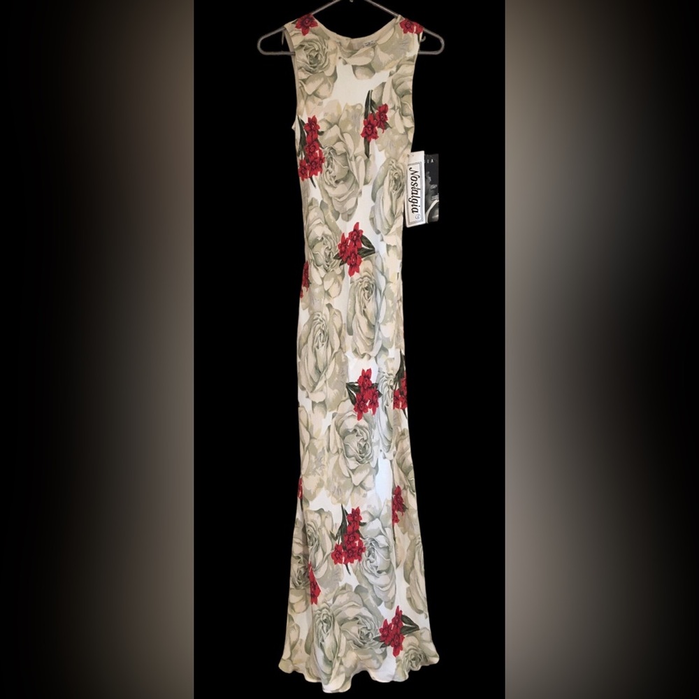 NWT Nostalgia Floral Sleeveless Maxi Dress